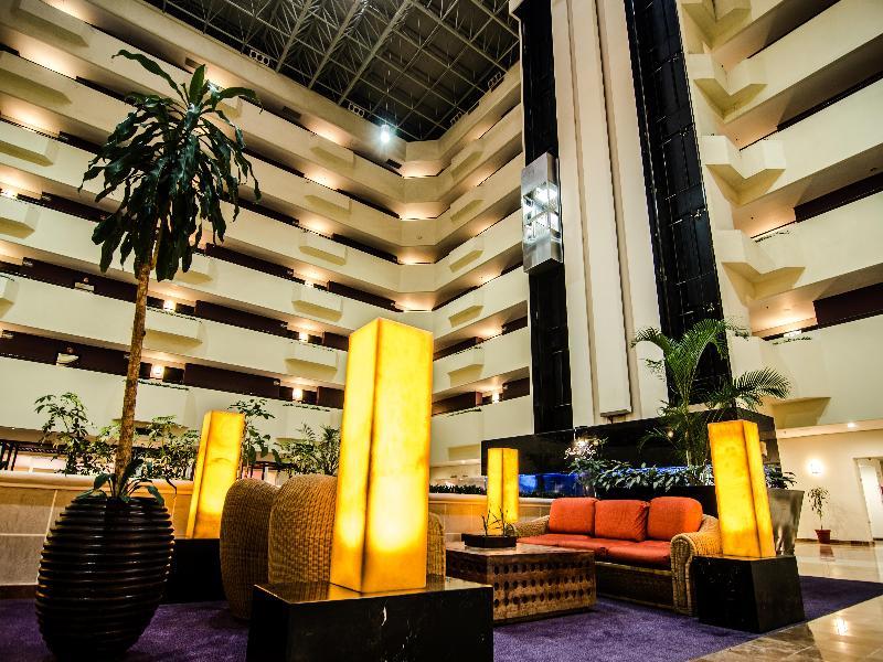 Hotel Galeria Plaza By Brisas